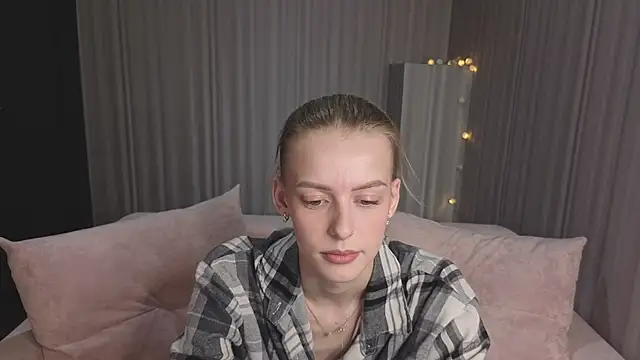 kittie like18 online show from February 5, 1:10 am