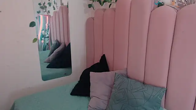 emily 34  online show from February 11, 4:34 pm