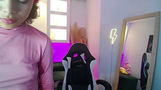 melodyy as online show from May 22, 1:17 pm