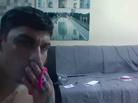 Snapshot of Gabosex18 chatting on March 23, 12:03 am Gabosex18 online show from March 23, 12:03 am