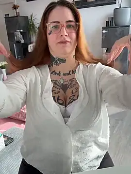 Snapshot of NyxTattoo chatting on February 20, 11:43 am NyxTattoo online show from February 20, 11:43 am