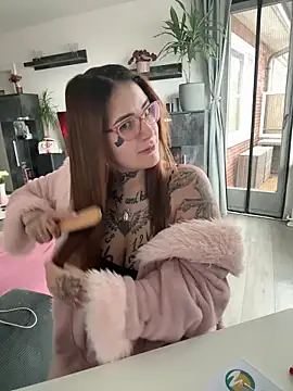 Snapshot of NyxTattoo chatting on February 21, 9:32 am NyxTattoo online show from February 21, 9:32 am