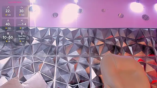 Itzel Geneva online show from February 20, 1:11 pm