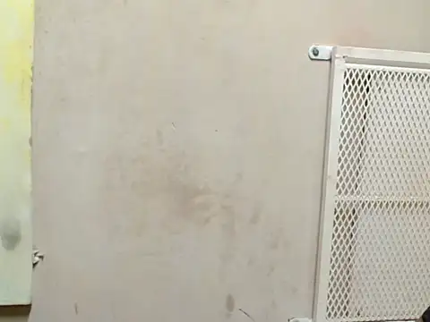 Snapshot of SleChocolatefever30 chatting on March 9, 6:17 am SleChocolatefever30 online show from March 9, 6:17 am