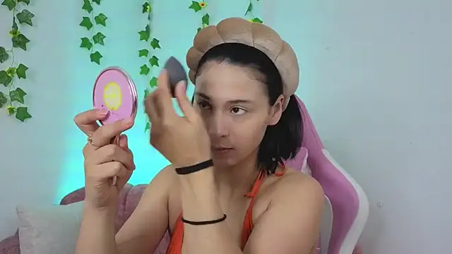 Madisonn cortes online show from February 10, 8:46 pm