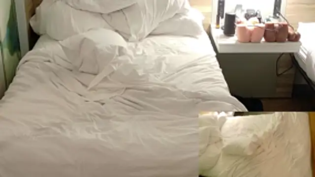 Snapshot of TheCrushExperience chatting on February 18, 3:13 am TheCrushExperience online show from February 18, 3:13 am