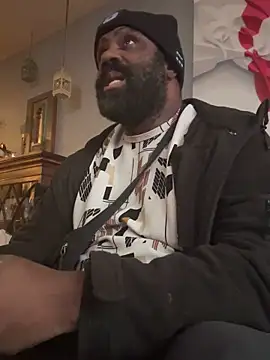 Snapshot of KOdaLion chatting on March 15, 11:44 pm KOdaLion online show from March 15, 11:44 pm