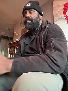 Snapshot of KOdaLion chatting on March 25, 1:22 am KOdaLion online show from March 25, 1:22 am