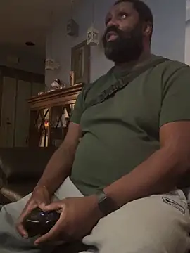 Snapshot of KOdaLion chatting on March 28, 10:04 am KOdaLion online show from March 28, 10:04 am