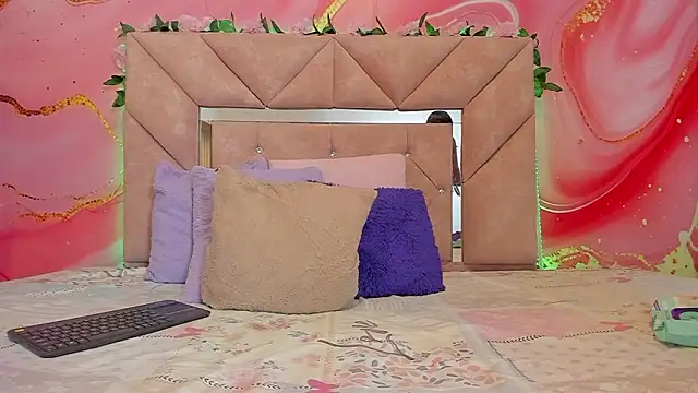 sweet  luna   online show from February 27, 10:59 am