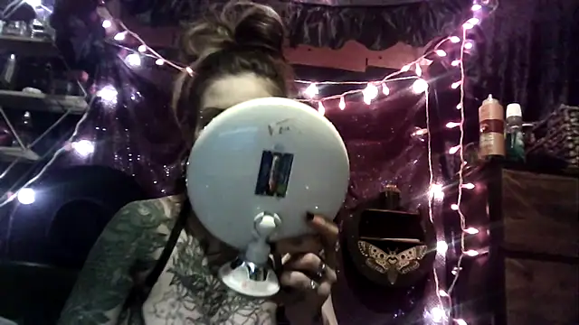 Snapshot of allymoon1369 chatting on March 8, 10:24 pm allymoon1369 online show from March 8, 10:24 pm