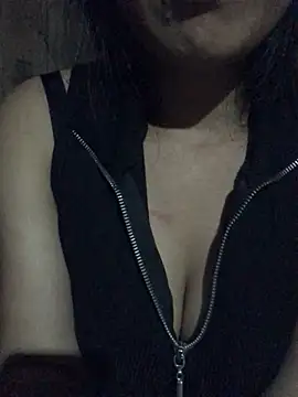 Snapshot of Maria_xx01 chatting on May 9, 12:10 pm Maria xx01 online show from May 9, 12:10 pm