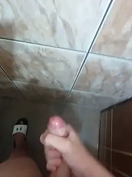 Snapshot of Felipe_20cm chatting on February 23, 5:05 am Felipe 20cm online show from February 23, 5:05 am