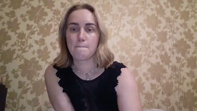 Snapshot of KityGold255 chatting on February 19, 9:11 pm KityGold255 online show from February 19, 9:11 pm