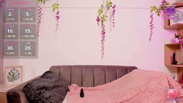Snapshot of chloe_peach_ chatting on June 18, 1:04 pm chloe peach online show from June 18, 1:04 pm