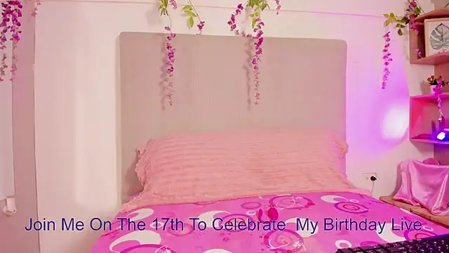 Snapshot of chloe_peach_ chatting on July 30, 12:59 pm chloe peach online show from July 30, 12:59 pm