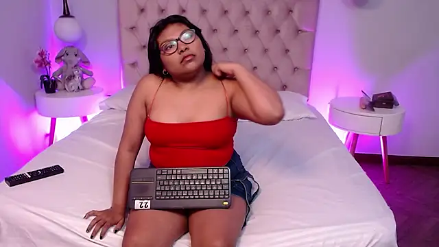 Kiri Black  online show from January 17, 3:22 am