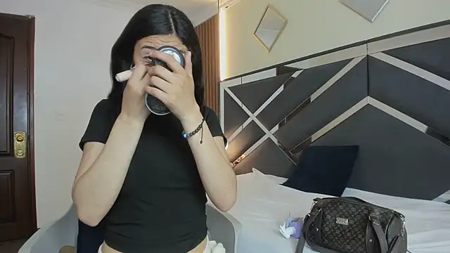 Ambarross  online show from February 18, 1:29 pm