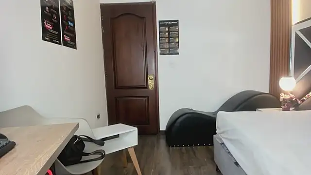 Ambarross  online show from March 12, 2:01 pm