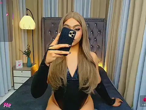 Snapshot of Clea_Moore chatting on March 23, 3:21 am Clea Moore online show from March 23, 3:21 am