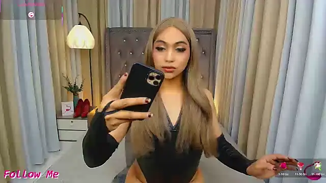 Snapshot of Clea_Moore chatting on March 27, 4:40 am Clea Moore online show from March 27, 4:40 am