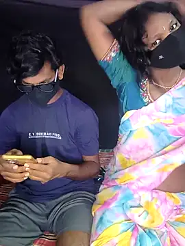 Snapshot of hotcopuleandsweet chatting on March 24, 4:17 am hotcopuleandsweet online show from March 24, 4:17 am