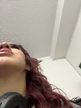 elodie rouge online show from February 14, 12:46 pm