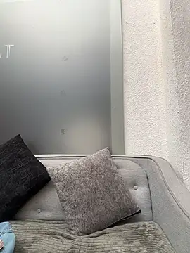Snapshot of elodie_rouge chatting on July 28, 12:48 pm elodie rouge online show from July 28, 12:48 pm