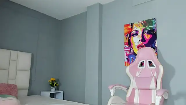 Sofia  Salazar online show from February 6, 12:19 pm