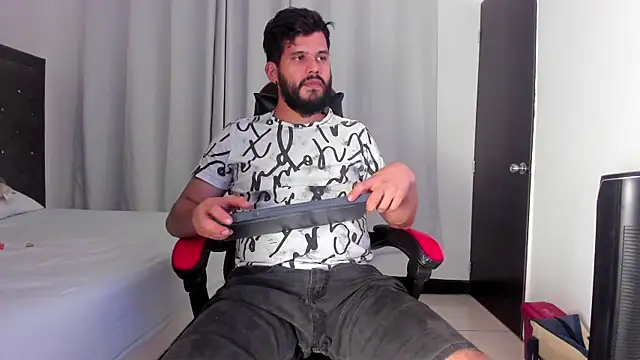 LucasBeaumont online show from February 7, 6:39 am