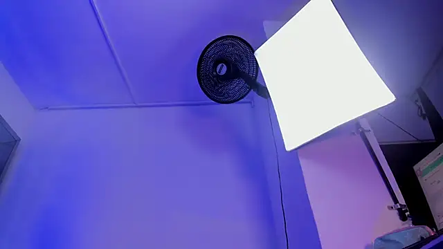 Emilyblackers online show from February 3, 6:40 am