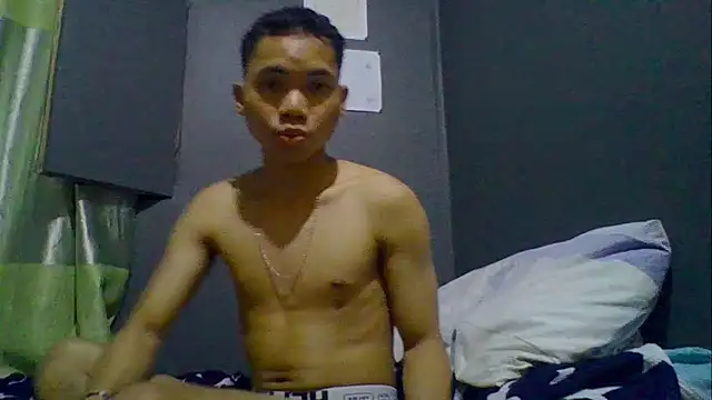 Snapshot of RogueSonX chatting on March 21, 11:37 am RogueSonX online show from March 21, 11:37 am