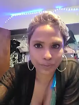 Snapshot of JasmineSkky chatting on June 4, 8:37 pm JasmineSkky online show from June 4, 8:37 pm