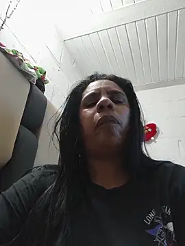 Zeyllyjhonson online show from May 8, 12:38 am