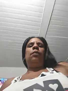 Zeyllyjhonson online show from May 29, 9:57 pm