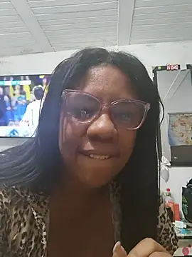 Zeyllyjhonson online show from June 2, 12:45 am