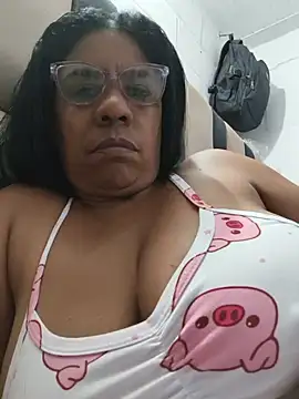 Zeyllyjhonson online show from July 3, 2:51 am
