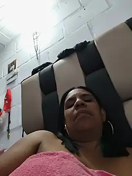 Zeyllyjhonson online show from July 8, 3:44 am