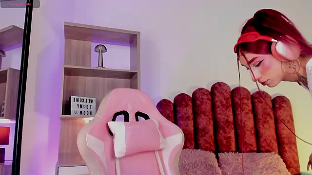 Snapshot of Eli-Bluee chatting on March 12, 2:12 pm Eli-Bluee online show from March 12, 2:12 pm