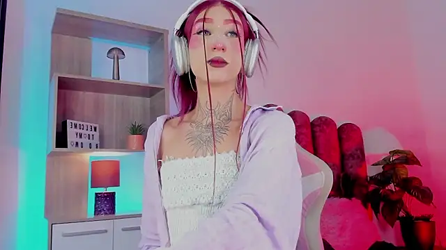 Snapshot of Eli-Bluee chatting on March 20, 2:11 pm Eli-Bluee online show from March 20, 2:11 pm