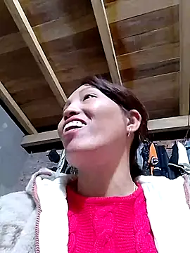 Gummiesu online show from February 9, 2:15 am