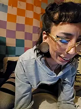 xxEMMxxx online show from March 4, 5:57 am