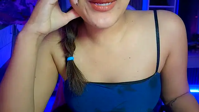Snapshot of _Maanvi_ chatting on June 14, 1:14 am Maanvi online show from June 14, 1:14 am