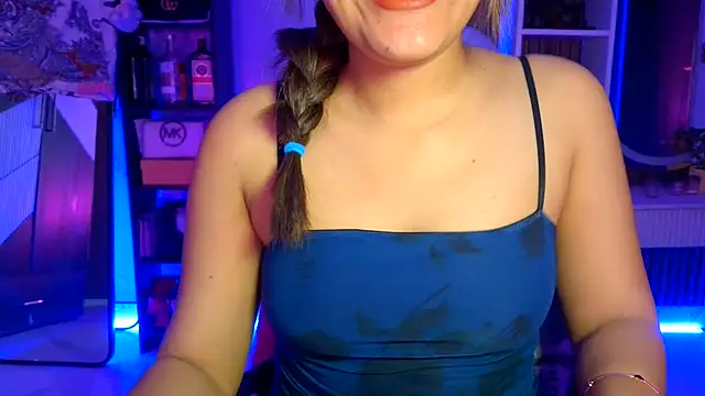Snapshot of _Maanvi_ chatting on June 14, 2:24 am Maanvi online show from June 14, 2:24 am