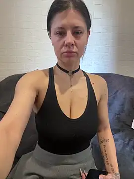 Snapshot of AlisRoxy chatting on March 9, 9:35 am AlisRoxy online show from March 9, 9:35 am