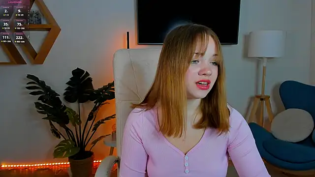 Kiss Moon online show from February 3, 6:57 pm