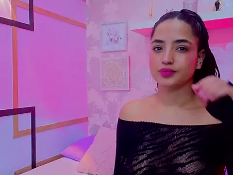 Emma Thompssonn online show from March 7, 12:02 pm