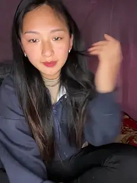 Thuyli xx online show from February 2, 1:54 pm