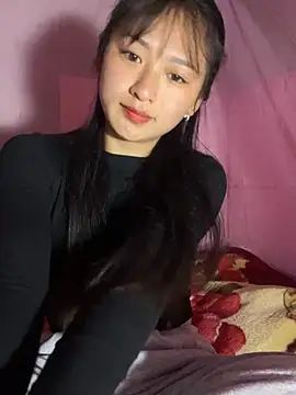 Thuyli xx online show from February 6, 1:03 pm