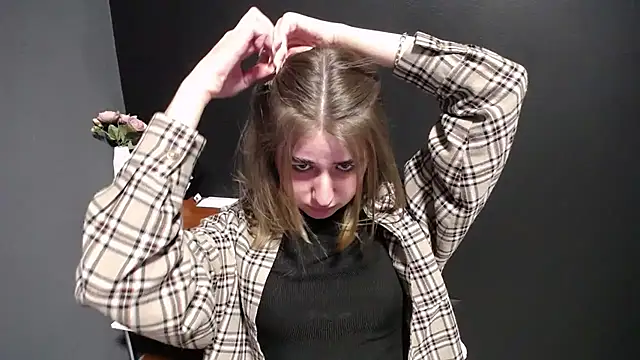 Sunny siren online show from March 14, 2:33 pm